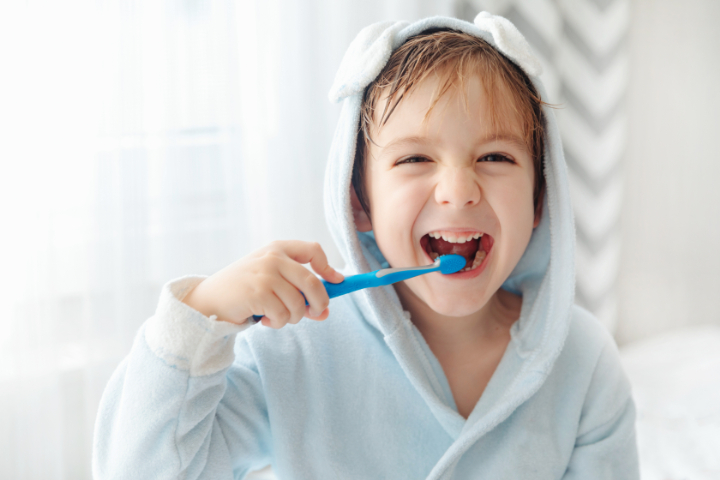 歯みがきを習慣化する子ども
