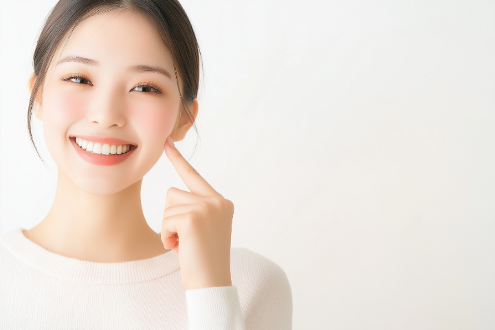 大人になってから出っ歯の矯正を始め口元が美しくなった女性