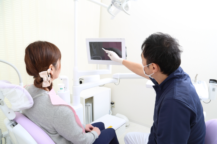 前歯のマウスピース矯正の前のカウンセリングの様子