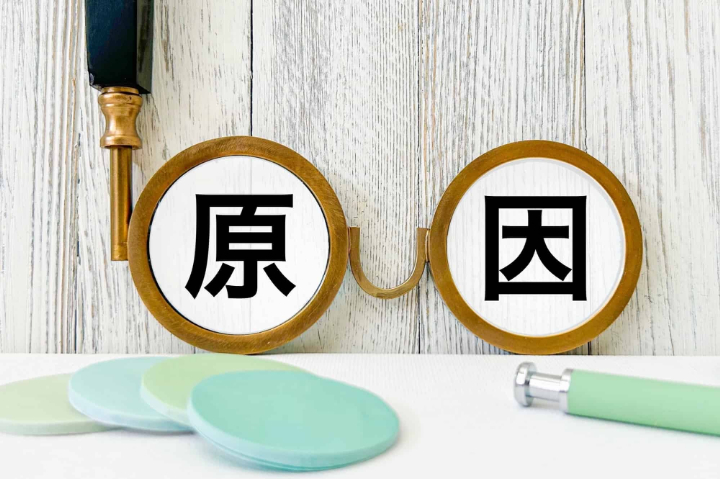 小児矯正後に後戻りが起きる原因を説明するイメージ