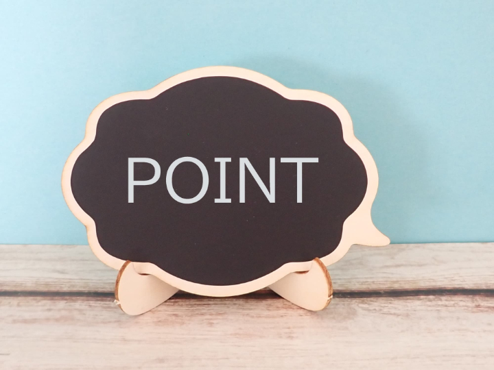 小児矯正後の後戻りを防ぐためのポイントを説明するイメージ